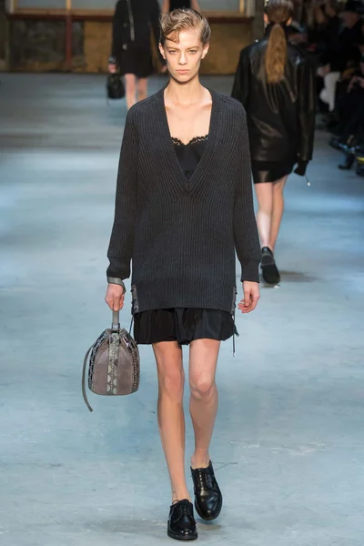 Look 8